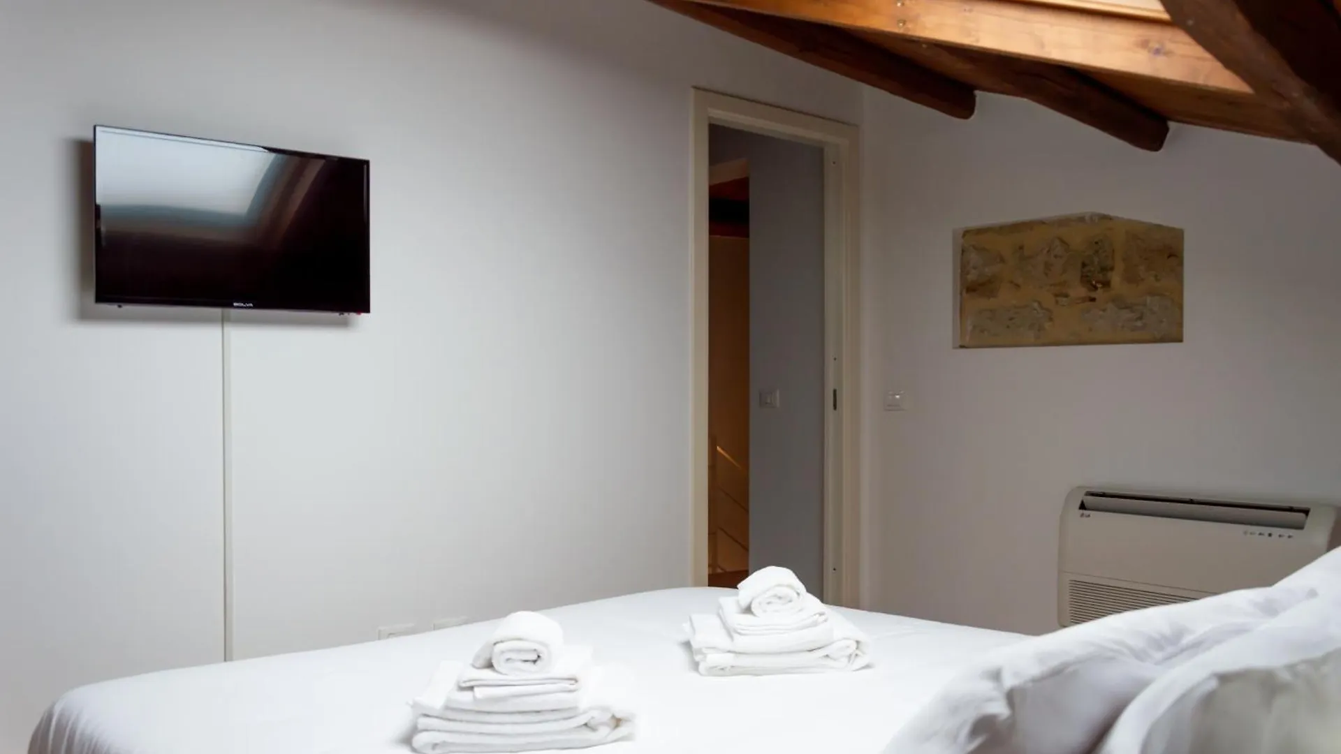 Vittorio Emanuele Suite Apartment Palermo Italy
