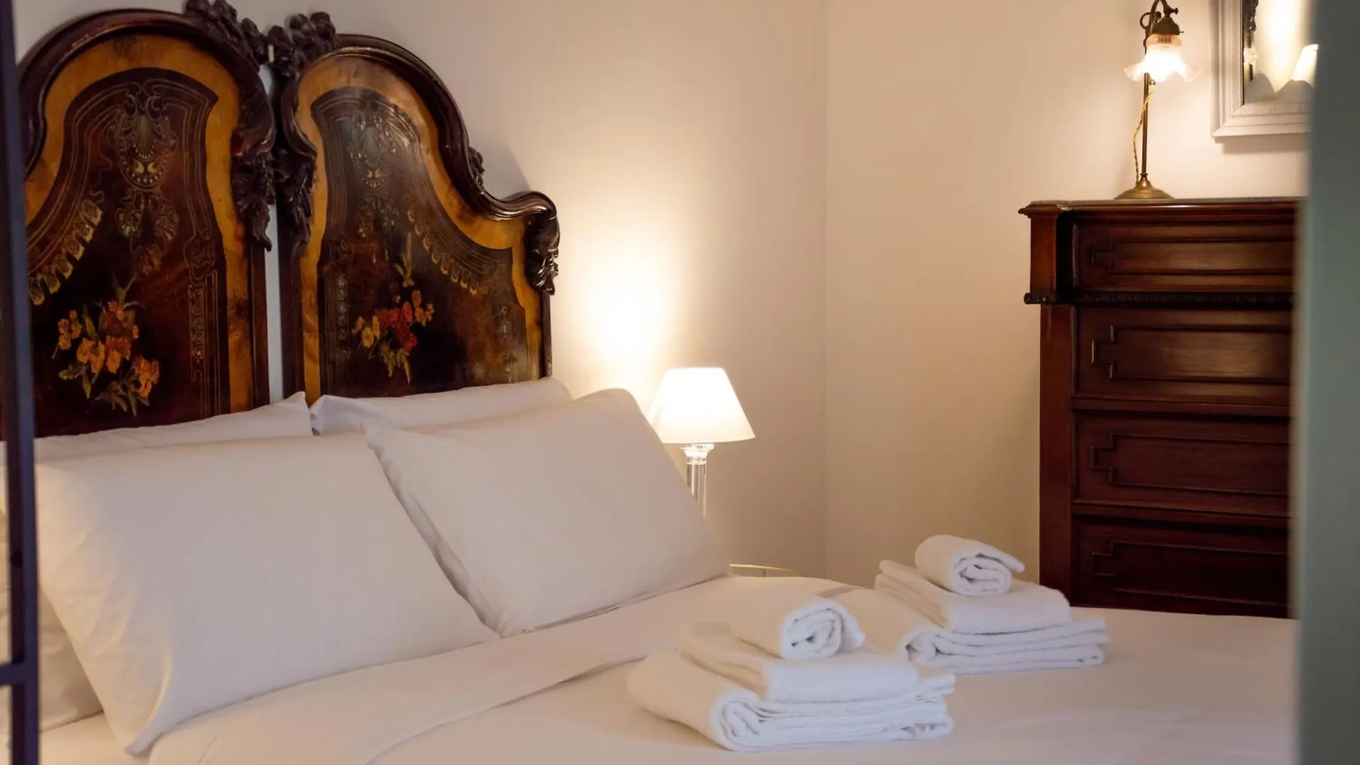 Vittorio Emanuele Suite Apartment Palermo Italy