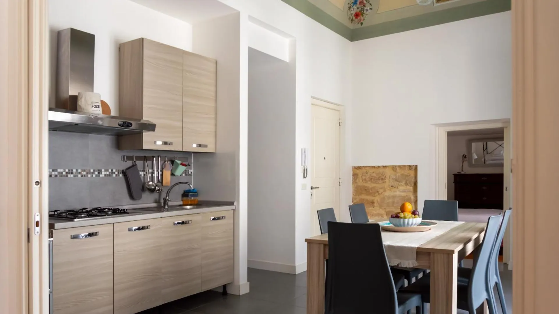 Vittorio Emanuele Suite Apartment Palermo Italy